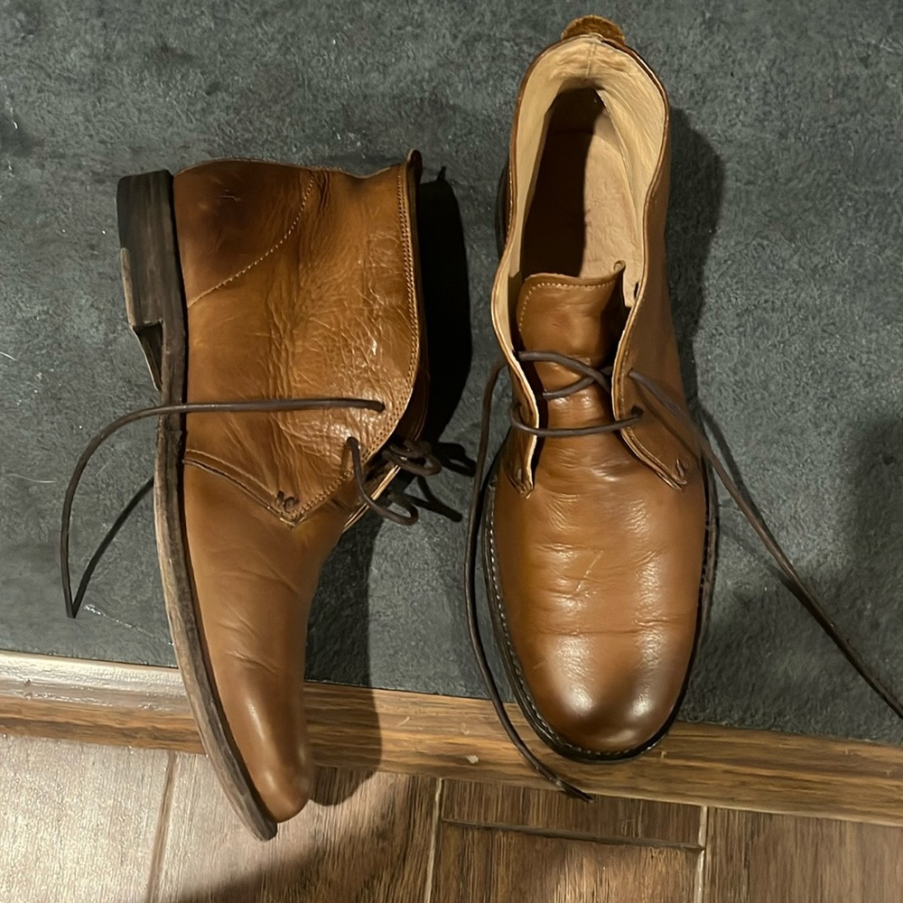 Frye men’s shoes leather chukkas 9.5